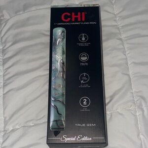 CHI Special Edition Ceramic Hairstyling Iron - Green- brand new in box